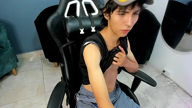 justin twink20 online show from 07-15-26, 12:21
