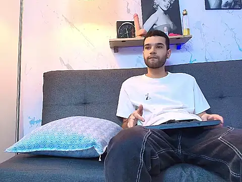 elliot flame online show from 07-16-26, 09:10