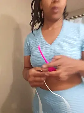 Snapshot of NAOMIdaFreakXXXXX chatting on 11-15-25, 10:45 NAOMIdaFreakXXXXX online show from 11-15-25, 10:45