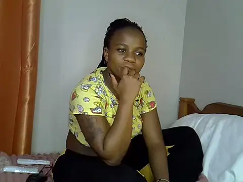 Curvydollyy online show from 06-17-26, 07:04