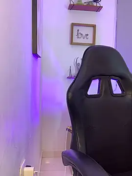 MaddyMichelle  online show from 07-08-26, 01:26