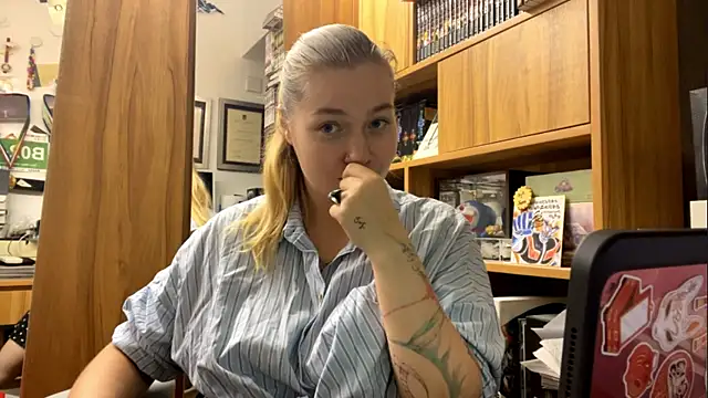 MamieVanderhurst online show from 06-19-26, 12:09