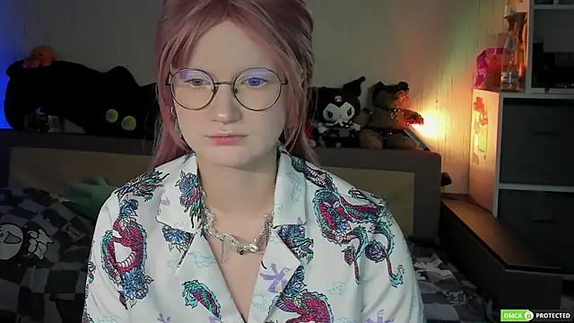 JulietFowler online show from 07-18-26, 04:38