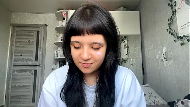 Snapshot of K1ttz1_cutie chatting on 06-20-26, 11:24 K1ttz1 cutie online show from 06-20-26, 11:24