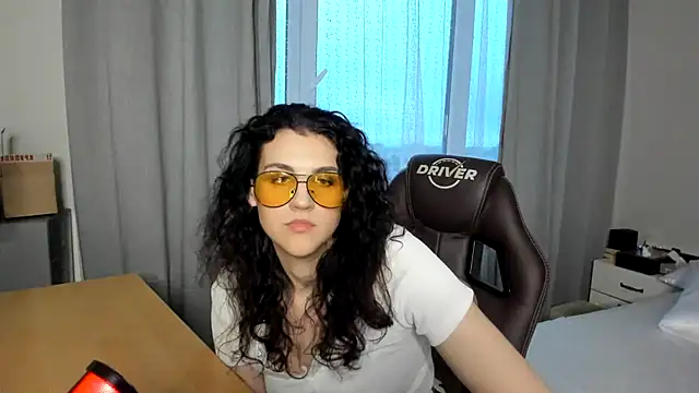 Avelinatt online show from 07-21-26, 07:05