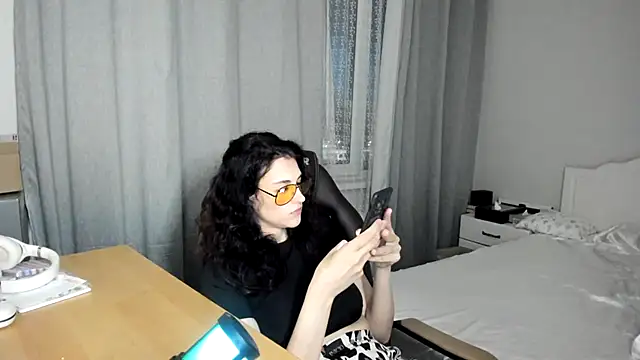 Avelinatt online show from 07-24-26, 10:30