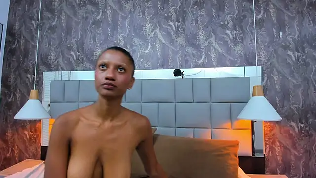Snapshot of gia_bell chatting on 07-07-26, 02:10 gia bell online show from 07-07-26, 02:10