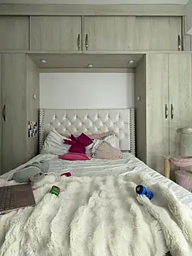 OliviaLuuxe online show from 07-27-26, 02:40