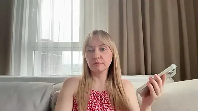 Snapshot of Dorielle chatting on 07-03-26, 01:17 Dorielle online show from 07-03-26, 01:17