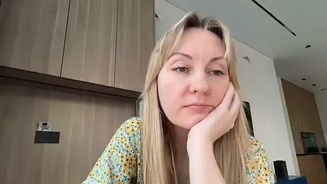 Snapshot of Dorielle chatting on 07-16-26, 02:23 Dorielle online show from 07-16-26, 02:23