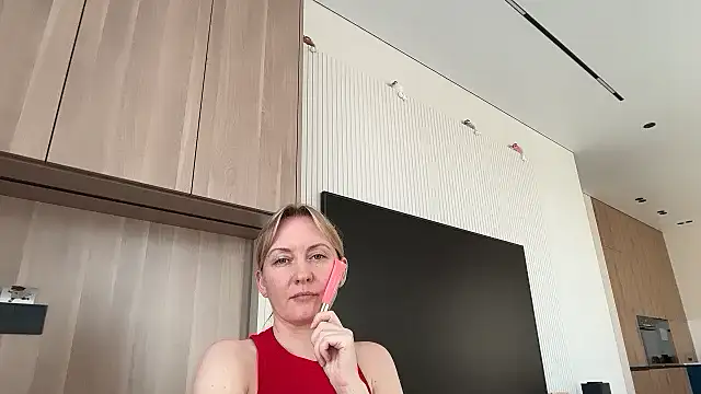 Snapshot of Dorielle chatting on 07-19-26, 12:53 Dorielle online show from 07-19-26, 12:53