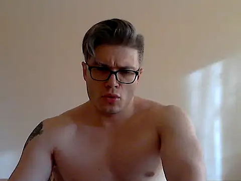 Snapshot of thuglife26 chatting on 07-11-26, 02:31 thuglife26 online show from 07-11-26, 02:31