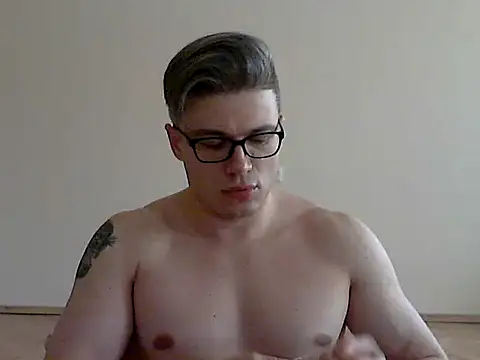 Snapshot of thuglife26 chatting on 07-25-26, 02:36 thuglife26 online show from 07-25-26, 02:36