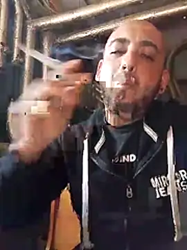Snapshot of Baszos341992 chatting on 07-24-26, 04:05 Baszos341992 online show from 07-24-26, 04:05