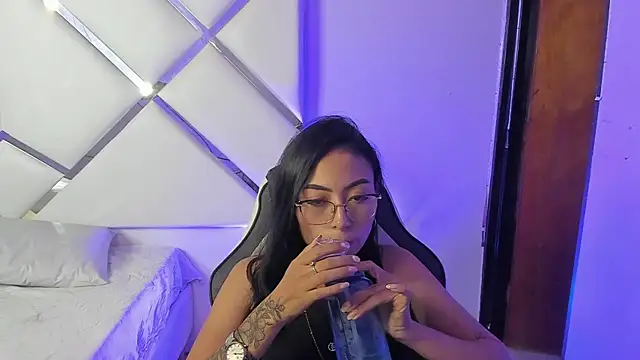 CrystalRouse19 online show from 07-21-26, 02:19