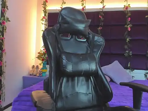 Pink Lovee  online show from 06-27-26, 11:59