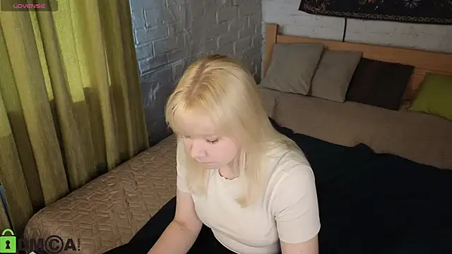 Soffa Mitchell online show from 07-14-26, 01:30