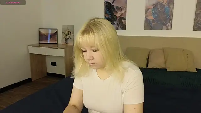 Soffa Mitchell online show from 07-23-26, 01:08