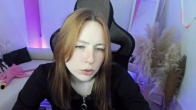 Snapshot of DamnWitchh chatting on 07-14-26, 10:21 DamnWitchh online show from 07-14-26, 10:21