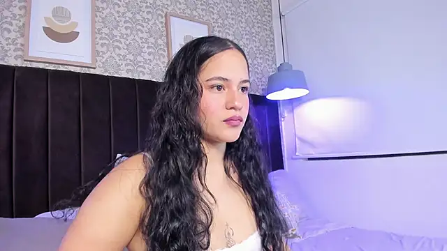 SaraToro online show from 06-27-26, 12:22