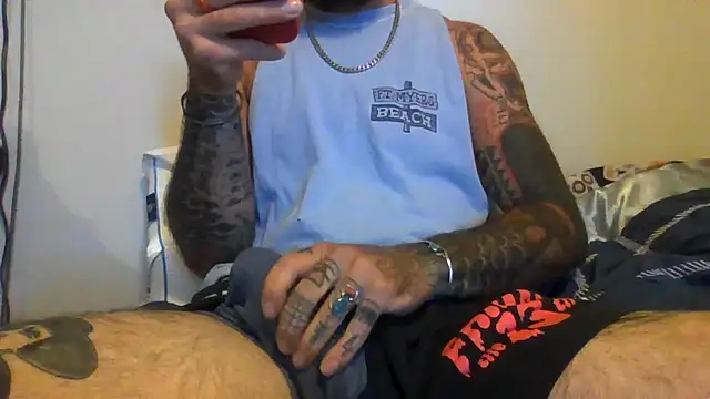 Snapshot of tatsnthick11 chatting on 07-19-26, 05:38 tatsnthick11 online show from 07-19-26, 05:38