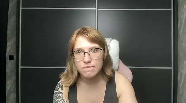 Snapshot of Reginasmilee chatting on 02-08-25, 10:29 Reginasmilee online show from 02-08-25, 10:29