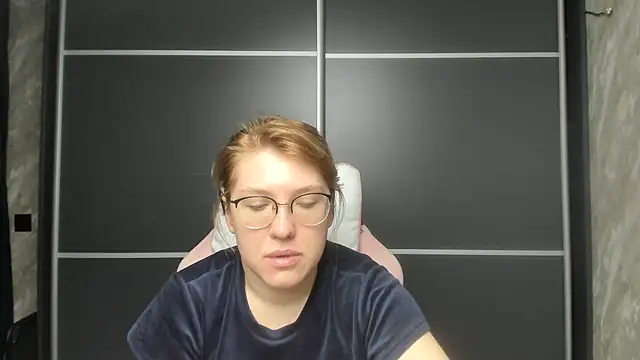 Snapshot of Reginasmilee chatting on 02-12-25, 03:51 Reginasmilee online show from 02-12-25, 03:51