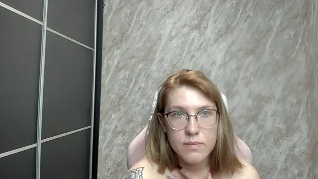 Snapshot of Reginasmilee chatting on 02-13-25, 02:09 Reginasmilee online show from 02-13-25, 02:09