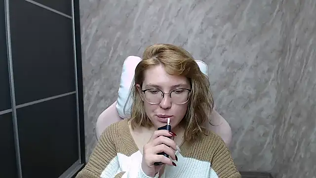 Snapshot of Reginasmilee chatting on 02-15-25, 06:12 Reginasmilee online show from 02-15-25, 06:12