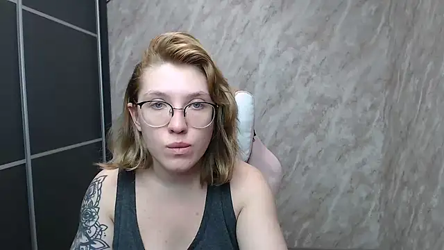 Snapshot of Reginasmilee chatting on 02-16-25, 02:43 Reginasmilee online show from 02-16-25, 02:43