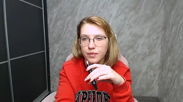 Snapshot of Reginasmilee chatting on 02-19-25, 05:38 Reginasmilee online show from 02-19-25, 05:38