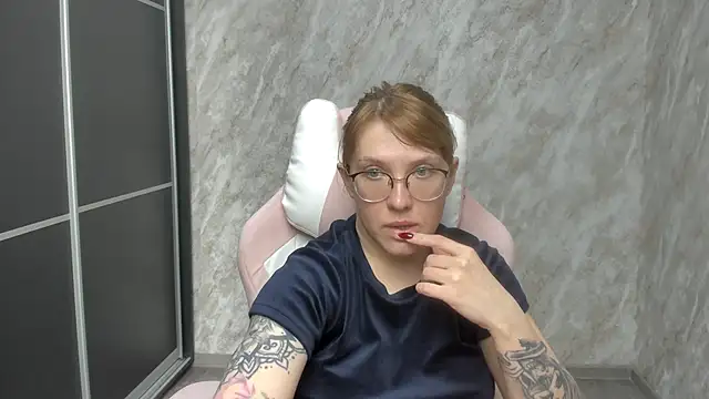 Snapshot of Reginasmilee chatting on 02-22-25, 11:02 Reginasmilee online show from 02-22-25, 11:02