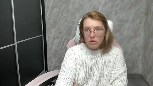 Snapshot of Reginasmilee chatting on 02-24-25, 02:51 Reginasmilee online show from 02-24-25, 02:51