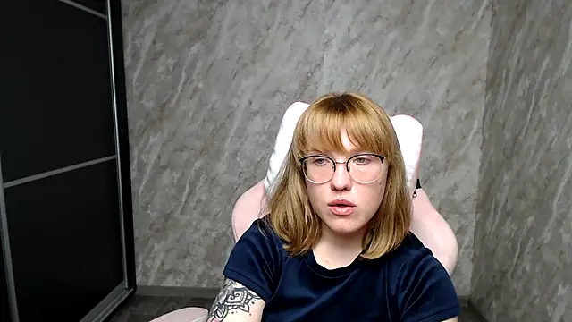 Snapshot of Reginasmilee chatting on 03-05-25, 04:46 Reginasmilee online show from 03-05-25, 04:46