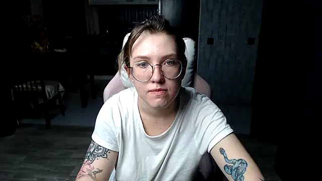 Snapshot of Reginasmilee chatting on 09-09-25, 12:10 Reginasmilee online show from 09-09-25, 12:10