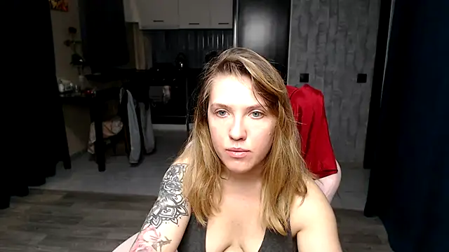 Snapshot of Reginasmilee chatting on 09-25-25, 01:20 Reginasmilee online show from 09-25-25, 01:20