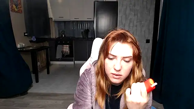 Snapshot of Reginasmilee chatting on 10-19-25, 11:27 Reginasmilee online show from 10-19-25, 11:27