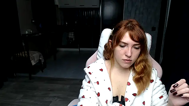 Snapshot of Reginasmilee chatting on 10-22-25, 03:07 Reginasmilee online show from 10-22-25, 03:07