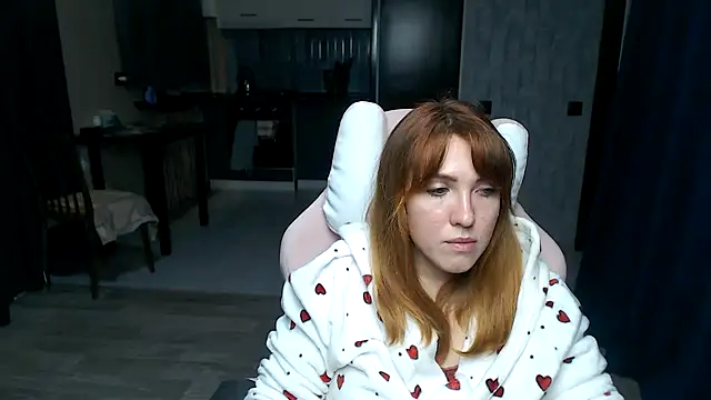 Snapshot of Reginasmilee chatting on 10-25-25, 01:07 Reginasmilee online show from 10-25-25, 01:07