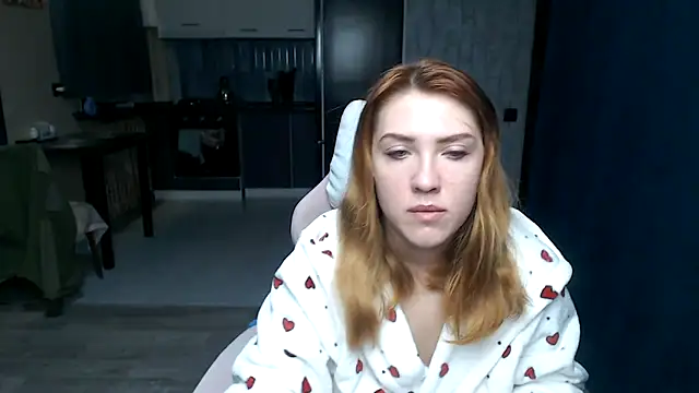 Snapshot of Reginasmilee chatting on 10-27-25, 12:26 Reginasmilee online show from 10-27-25, 12:26