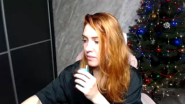 Reginasmilee online show from 12-19-25, 11:39