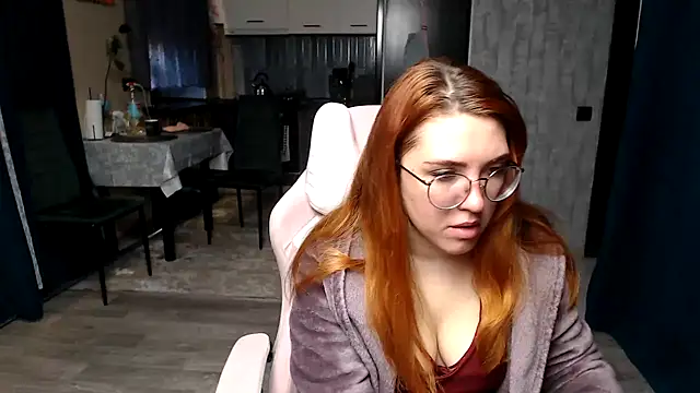 Snapshot of Reginasmilee chatting on 04-28-26, 02:49 Reginasmilee online show from 04-28-26, 02:49