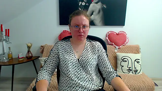 Snapshot of IrenneBates chatting on 07-01-26, 07:54 IrenneBates online show from 07-01-26, 07:54