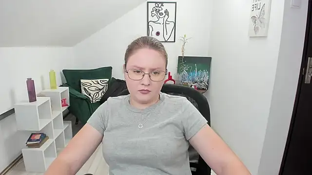 Snapshot of IrenneBates chatting on 07-07-26, 10:08 IrenneBates online show from 07-07-26, 10:08