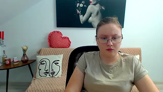 Snapshot of IrenneBates chatting on 07-16-26, 07:25 IrenneBates online show from 07-16-26, 07:25
