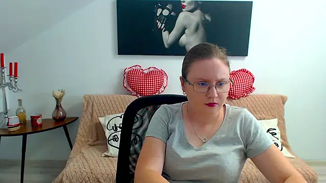 Snapshot of IrenneBates chatting on 07-23-26, 11:19 IrenneBates online show from 07-23-26, 11:19