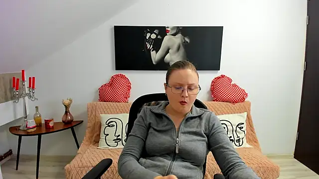 Snapshot of IrenneBates chatting on 07-29-26, 09:29 IrenneBates online show from 07-29-26, 09:29