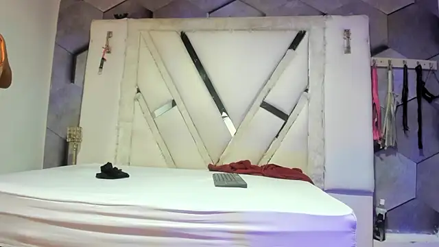 AxelAndMeredy online show from 07-13-26, 01:36