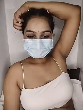 Snapshot of nikita-cam chatting on 07-17-26, 04:56 nikita-cam online show from 07-17-26, 04:56