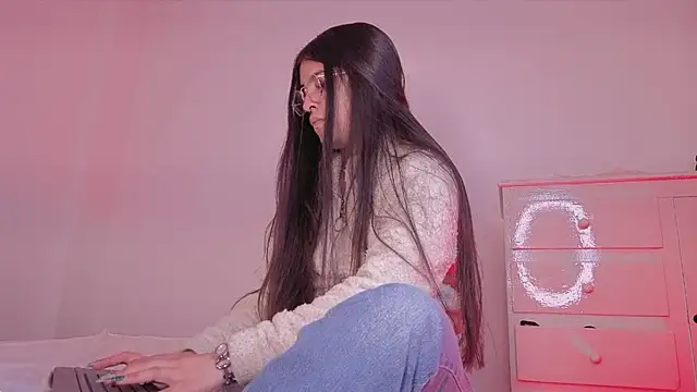 elenna salvatoree online show from 07-26-26, 10:27
